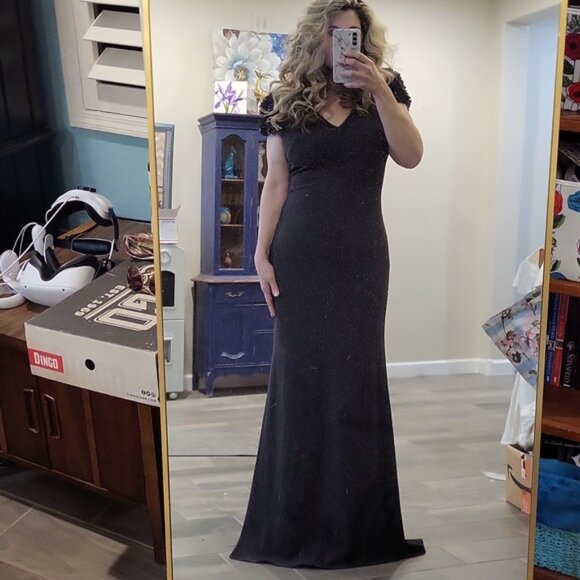 Bagley Mishka Embellished Sequin Beaded Cap Sleeve Gown V Neck V Back Size 8 - Picture 2 of 13